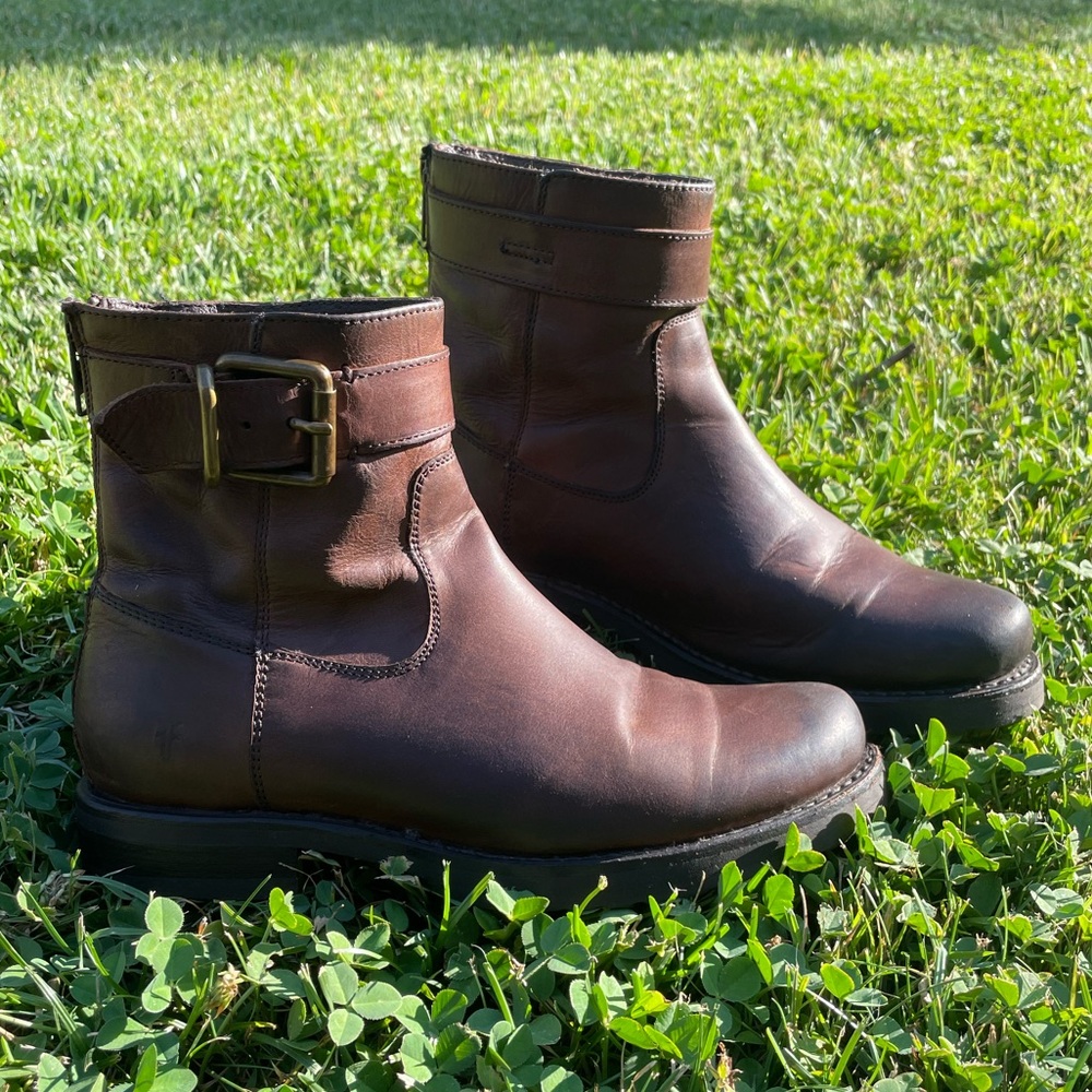 Frye Women's Veronica Short Boots US 5.5 B Distressed Brown Biker Zipper Booties
